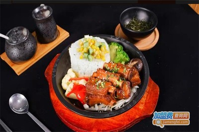 黑牛超牛铁板香米饭 香气四溢的铁板美食传奇